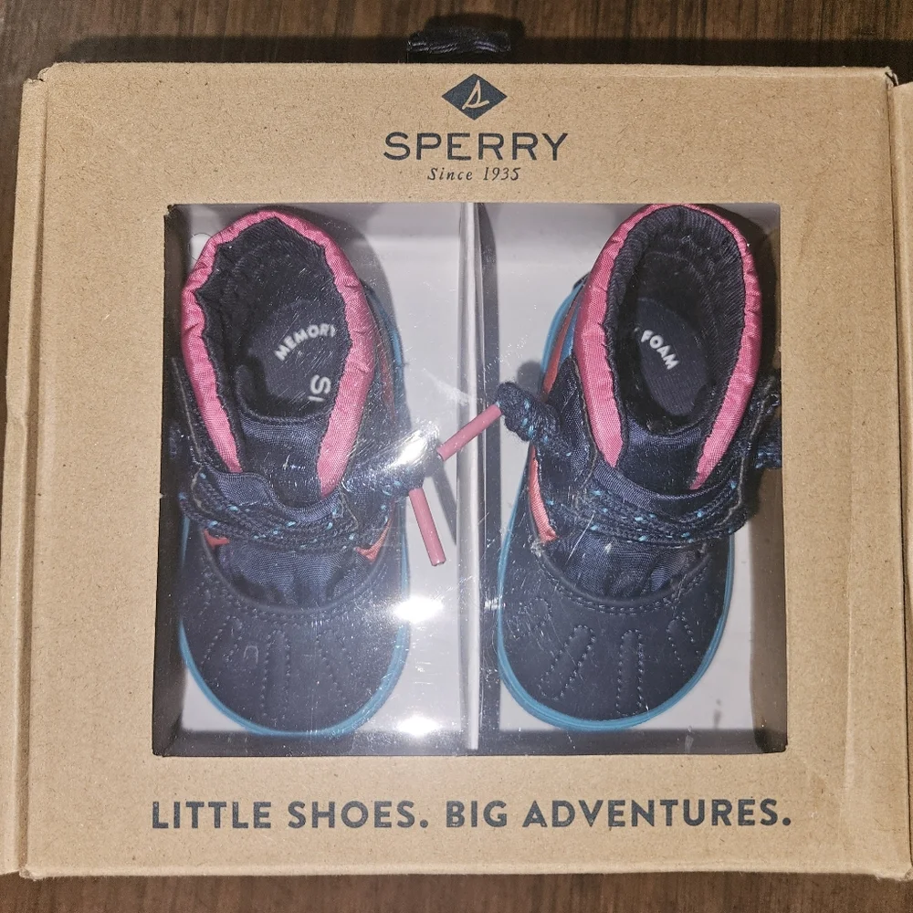 Sperry Unisex-Baby Snow Boot Infant SIZE 1M NEW in box